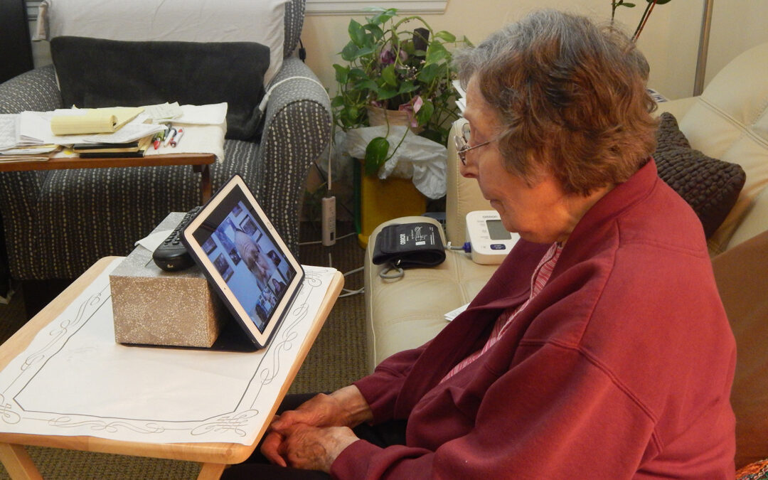 How to Stay Connected With Family in an Assisted Living Community